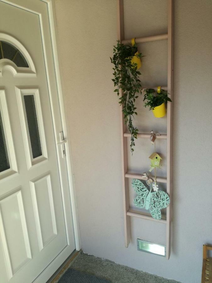 Naid Apartmani Kulen Vakuf Ngoại thất bức ảnh